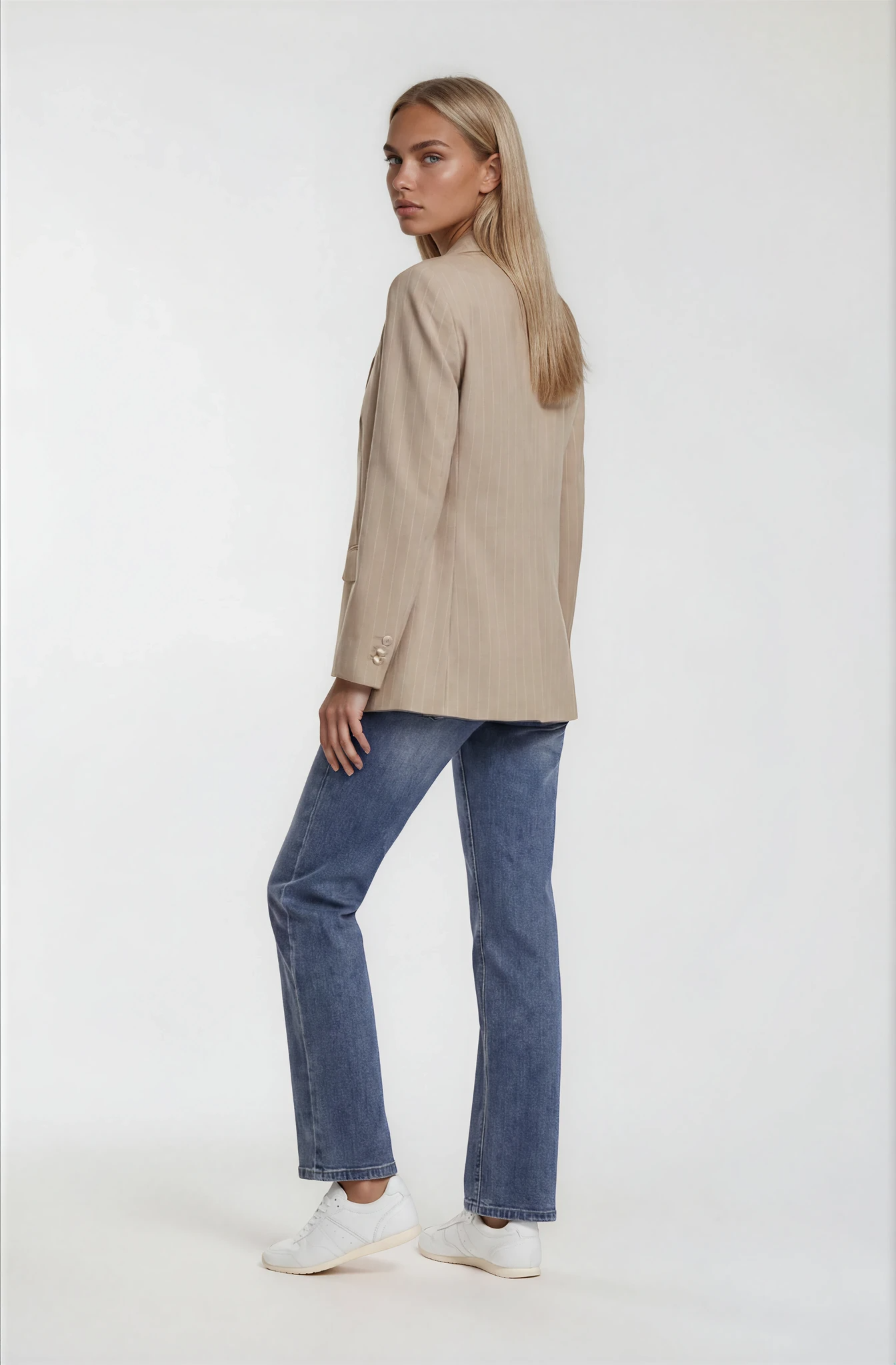 The Élise Blazer